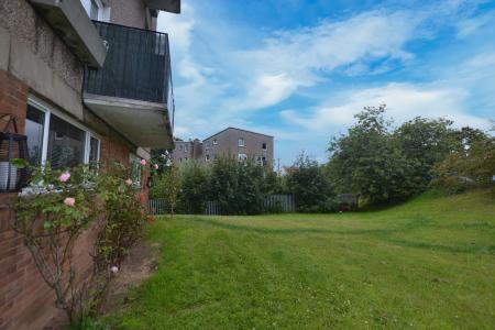 3 bedroom Flat to let in Northfield Farm Avenue, Edinburgh, EH8