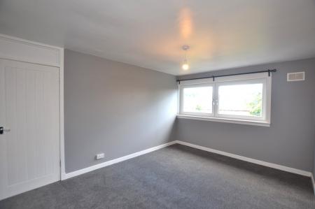 3 bedroom Flat to let in Northfield Farm Avenue, Edinburgh, EH8