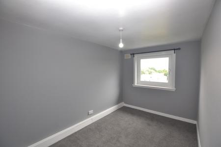 3 bedroom Flat to let in Northfield Farm Avenue, Edinburgh, EH8