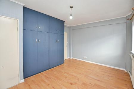 3 bedroom Flat to let in Westfield Court, Edinburgh, EH11