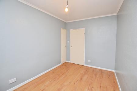 3 bedroom Flat to let in Westfield Court, Edinburgh, EH11