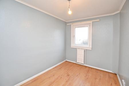 3 bedroom Flat to let in Westfield Court, Edinburgh, EH11