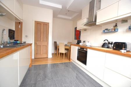 1 bedroom Flat to let in Comely Bank Avenue, Comely Bank, Edinburgh, EH4