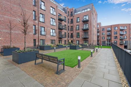 2 bedroom Flat for sale in 9/11, Victoria Quay, Leith, EH6 6EZ