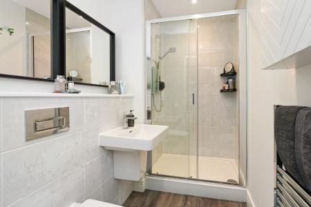 2 bedroom Flat for sale in 9/11, Victoria Quay, Leith, EH6 6EZ