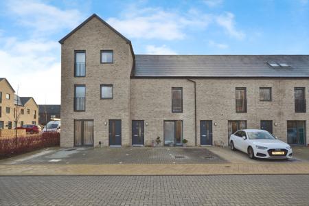 3 bedroom Terraced House to let in Broomview Path, Edinburgh, EH11