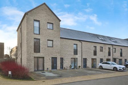 3 bedroom Terraced House to let in Broomview Path, Edinburgh, EH11