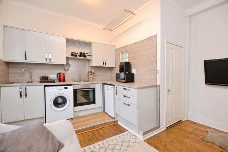1 bedroom Flat to let in North Junction Street, Leith, Edinburgh, EH6