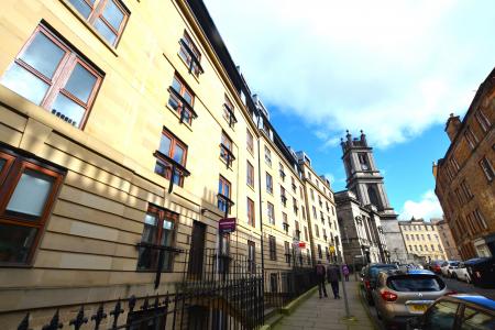 2 bedroom Flat to let in St Stephen Street, Edinburgh, EH3