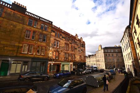 2 bedroom Flat to let in St Stephen Street, Edinburgh, EH3