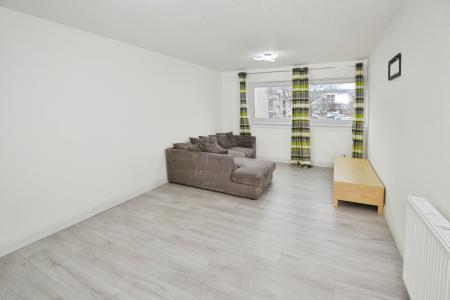 2 bedroom Flat to let in Calder Grove, Sighthill, Edinburgh, EH11
