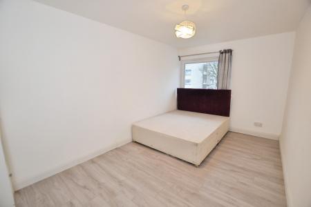 2 bedroom Flat to let in Calder Grove, Sighthill, Edinburgh, EH11