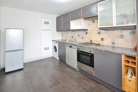 2 bedroom Flat to let in Calder Grove, Sighthill, Edinburgh, EH11