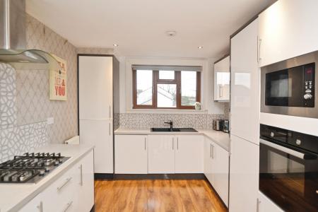 3 bedroom Flat to let in Woodburn Avenue, Dalkeith, EH22