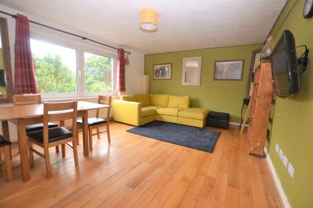 3 bedroom Flat to let in Northfield Drive, Edinburgh, EH8