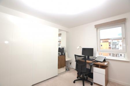 2 bedroom Flat to let in Albion Gardens, Leith, Edinburgh, EH7