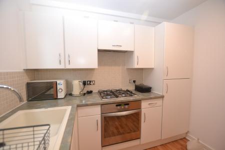 2 bedroom Flat to let in Albion Gardens, Leith, Edinburgh, EH7