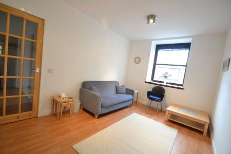 1 bedroom Flat to let in Bothwell St, Edinburgh, EH7