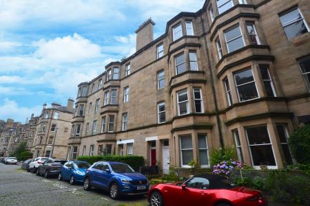 2 bedroom Flat to let in Bruntsfield Gardens, Edinburgh, EH10