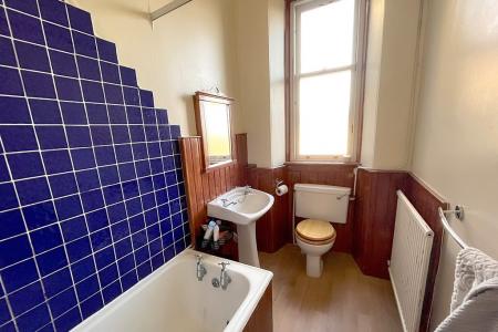 2 bedroom Flat to let in Bruntsfield Gardens, Edinburgh, EH10