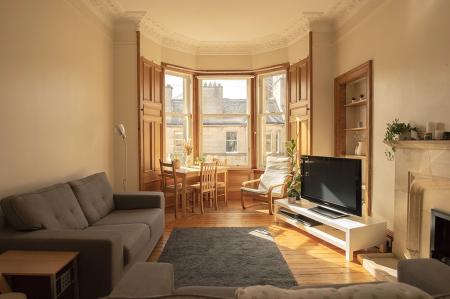 2 bedroom Flat to let in Bruntsfield Gardens, Edinburgh, EH10