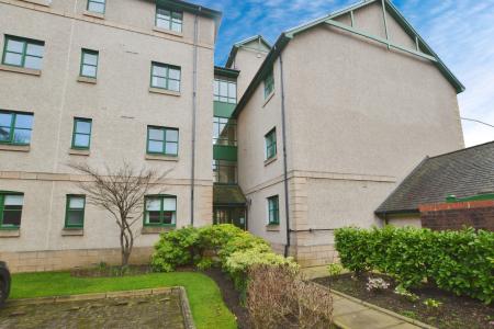 3 bedroom Flat to let in Silvermills, Stockbridge, Edinburgh, EH3