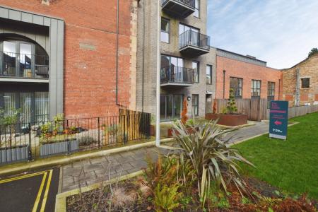 1 bedroom Flat to let in Dryden Street, Leith, Edinburgh, EH7