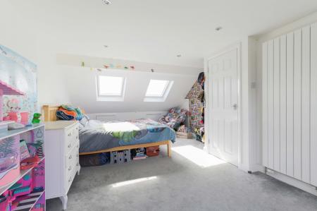 4 bedroom Semi-detached house for sale in Chessington Road, West Ewell, Epsom, KT19