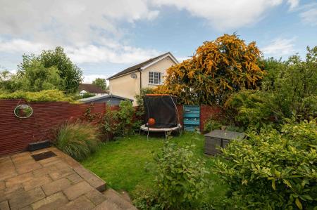 4 bedroom Semi-detached house for sale in Chessington Road, West Ewell, Epsom, KT19