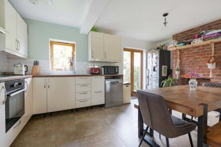 4 bedroom Semi-detached house for sale in Chessington Road, West Ewell, Epsom, KT19