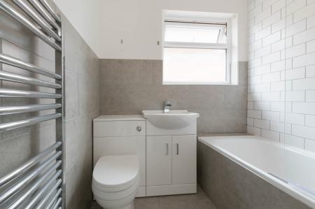 3 bedroom Detached house for sale in Chesterfield Road, Ewell, Epsom, KT19