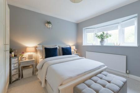 2 bedroom Maisonette for sale in Ewell By Pass, Ewell, Epsom, KT17