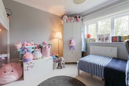 2 bedroom Maisonette for sale in Ewell By Pass, Ewell, Epsom, KT17