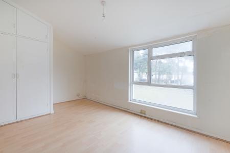 2 bedroom Terraced House for sale in Gainsborough Road, Epsom, KT19