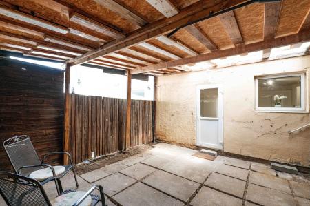 2 bedroom Terraced House for sale in Gainsborough Road, Epsom, KT19