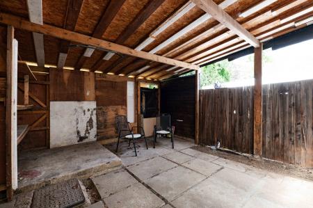 2 bedroom Terraced House for sale in Gainsborough Road, Epsom, KT19