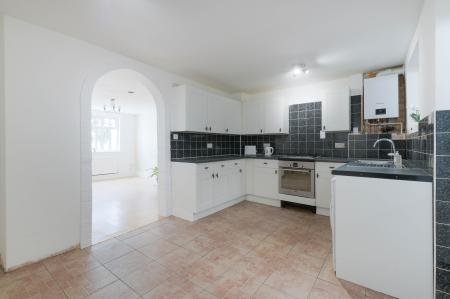 2 bedroom Terraced House for sale in Gainsborough Road, Epsom, KT19