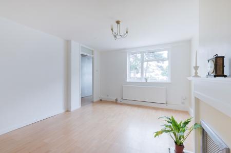 2 bedroom Terraced House for sale in Gainsborough Road, Epsom, KT19