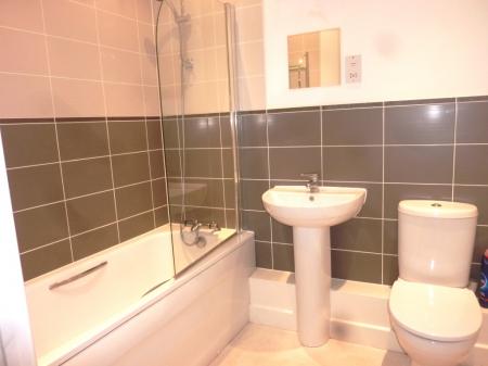 1 bedroom Flat for sale in Goodworth Road, Redhill, RH1