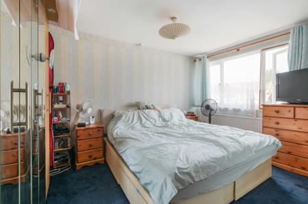 3 bedroom Terraced House for sale in Hyperion Place, Epsom, KT19