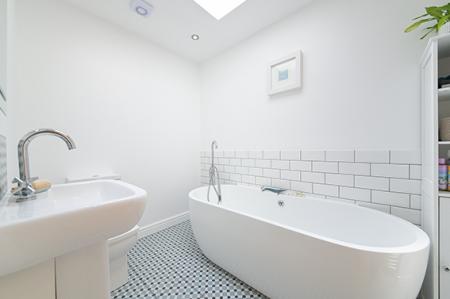 3 bedroom Semi-detached house for sale in Kingsmead Close, West Ewell, Epsom, KT19