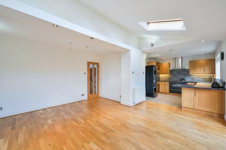 3 bedroom Terraced House for sale in Maltby Road, Chessington, KT9