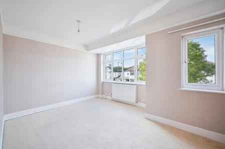 3 bedroom Terraced House for sale in Maltby Road, Chessington, KT9