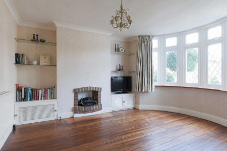 3 bedroom Semi-detached house for sale in Meadowview Road, Epsom, KT19