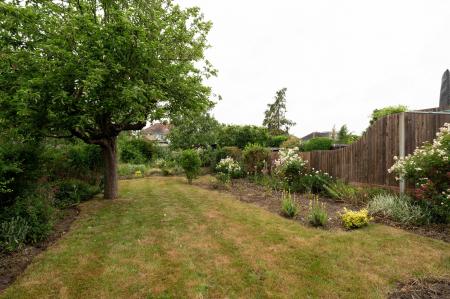 3 bedroom Semi-detached house for sale in Oakland Way, Ewell, Epsom, KT19