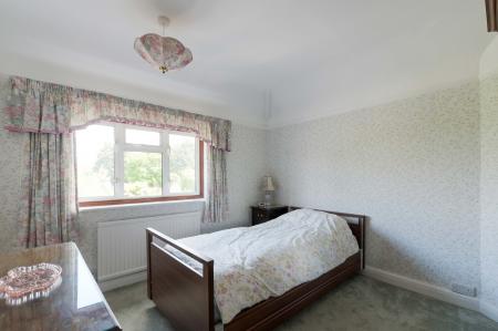 3 bedroom Semi-detached house for sale in Pams Way, Ewell, Epsom, KT19