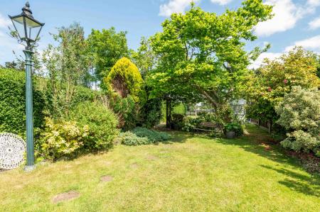3 bedroom Semi-detached house for sale in Pams Way, Ewell, Epsom, KT19