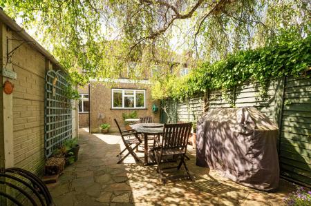 3 bedroom Semi-detached house for sale in Pams Way, Ewell, Epsom, KT19