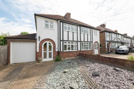 Pams Way, Ewell, Epsom, KT19