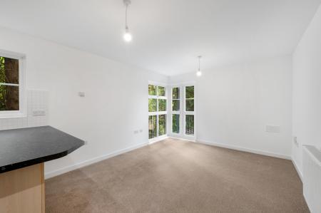 2 bedroom Flat for sale in Revere Way, Ewell, Epsom, KT19
